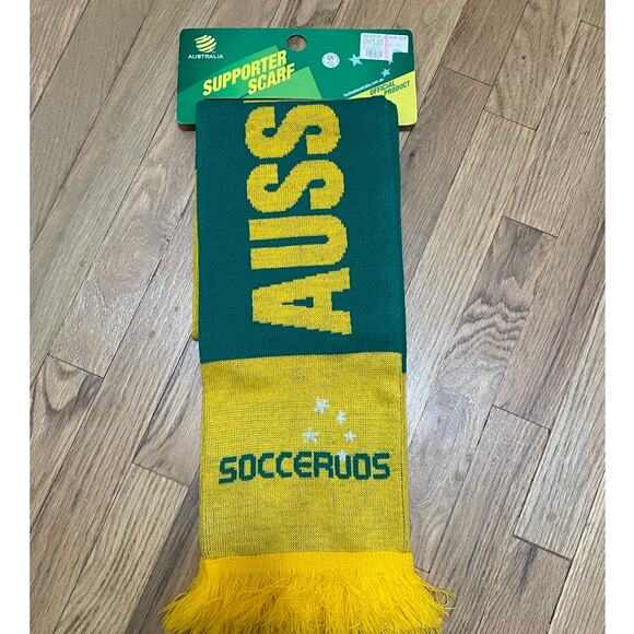 Australia Aussie Soccer Team Pride Green Yellow Scarf‎ Olympics, fringe NWT - Picture 1 of 6